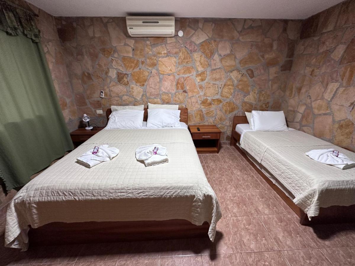 Parque Hotel Manantial Hohenau Exterior photo