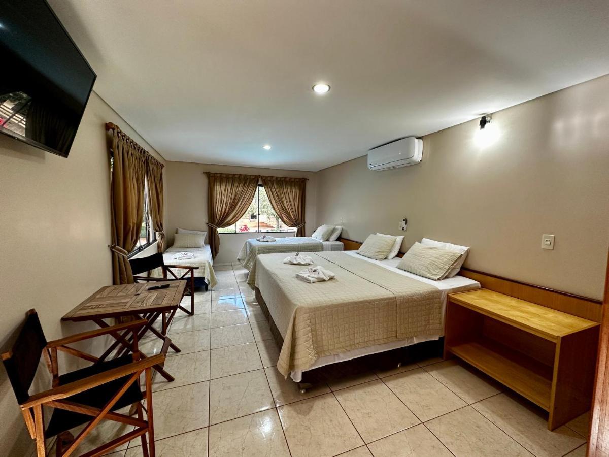 Parque Hotel Manantial Hohenau Exterior photo
