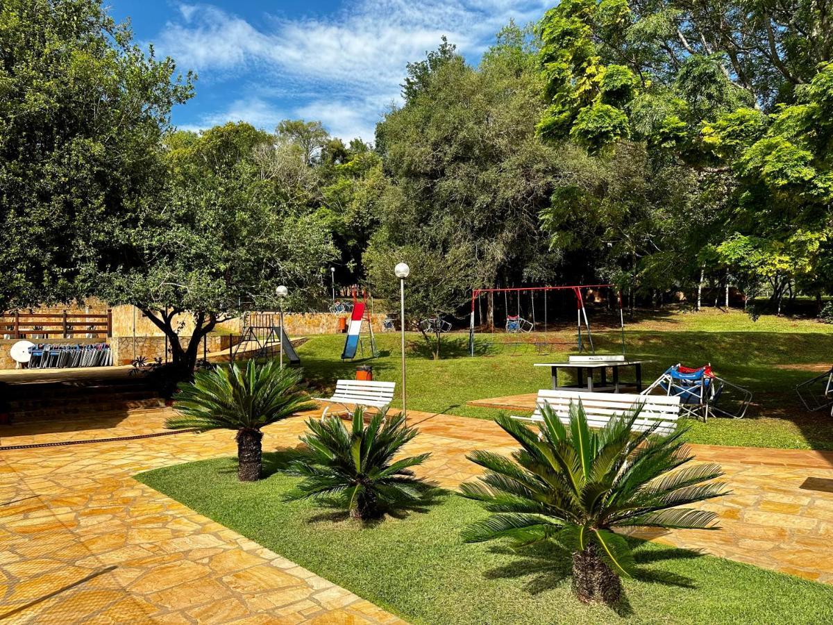 Parque Hotel Manantial Hohenau Exterior photo