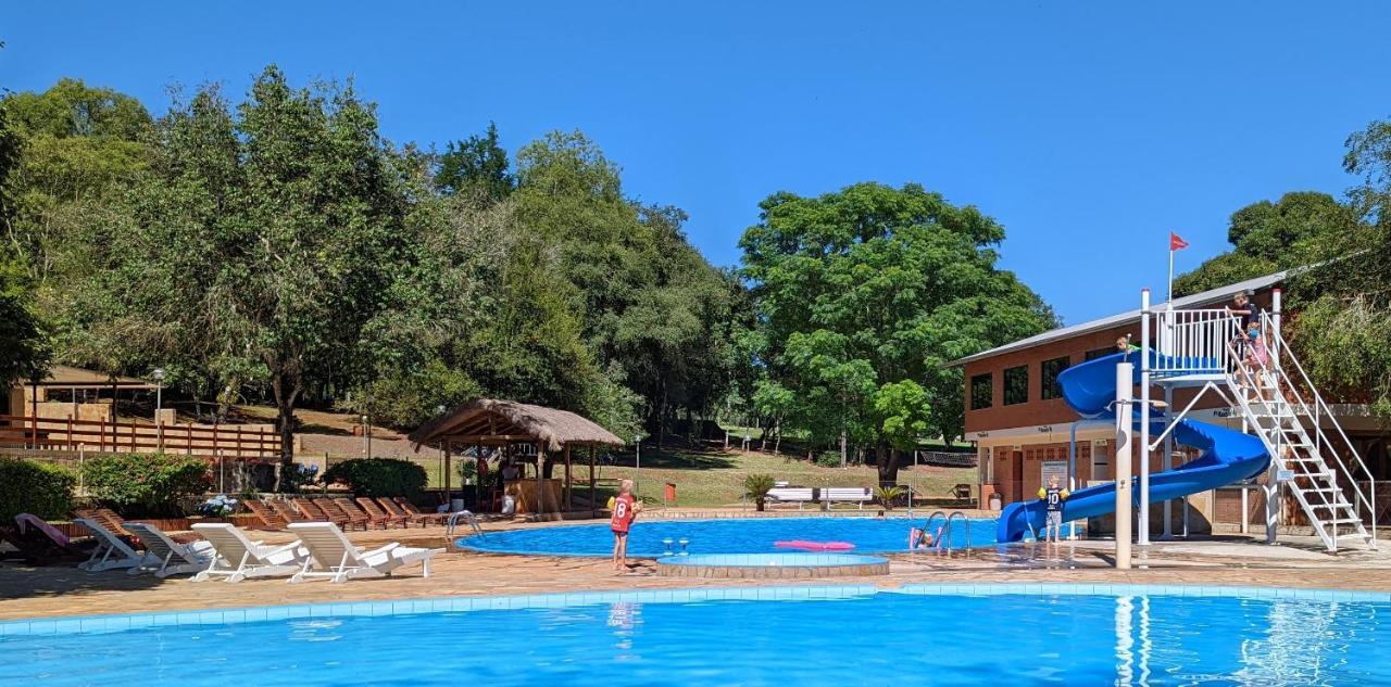 Parque Hotel Manantial Hohenau Exterior photo