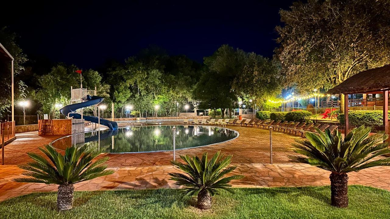 Parque Hotel Manantial Hohenau Exterior photo