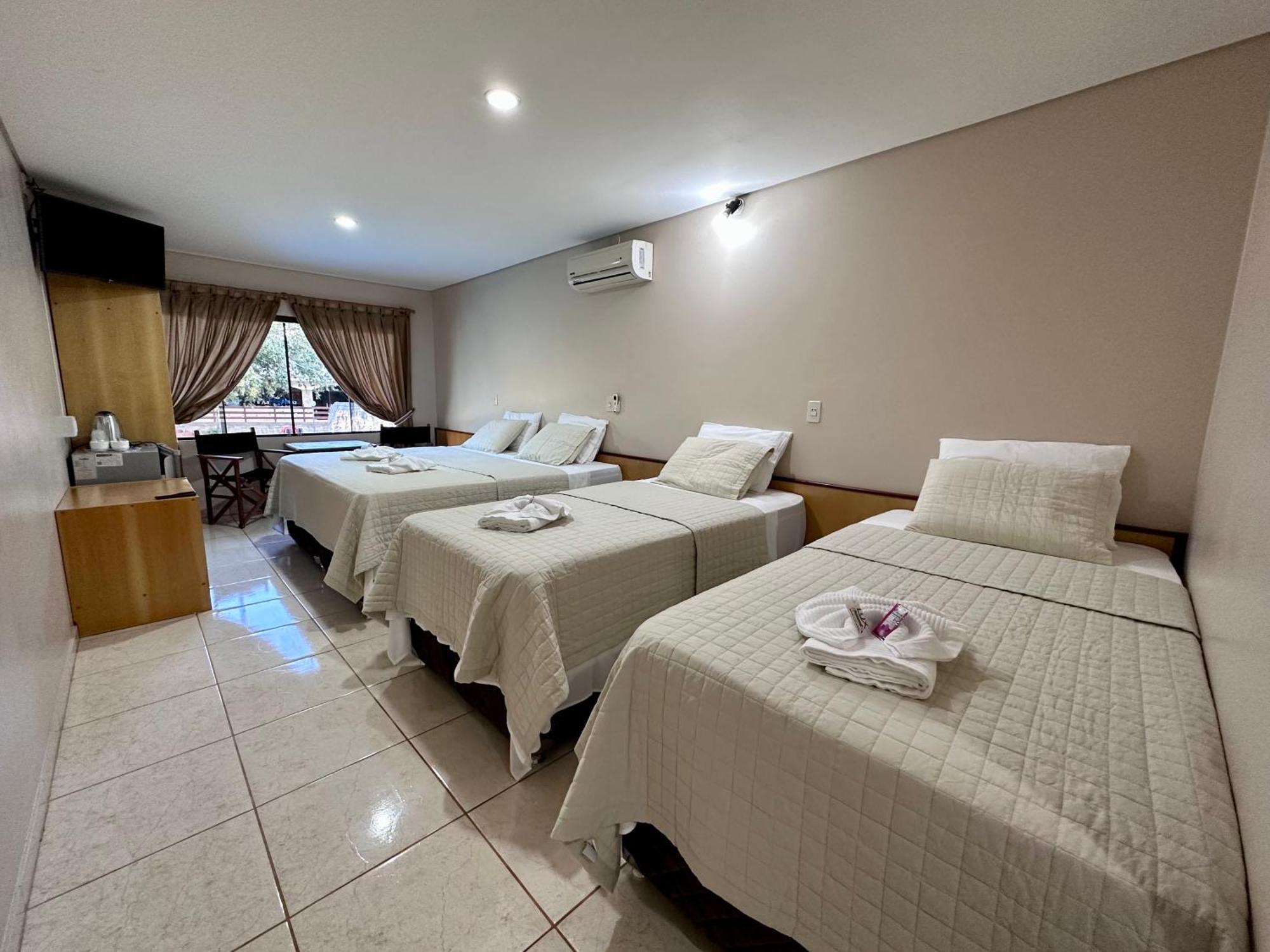 Parque Hotel Manantial Hohenau Exterior photo